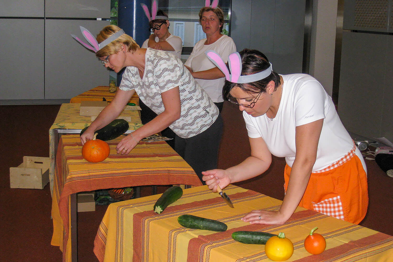 Mali zajček in velikansko korenje