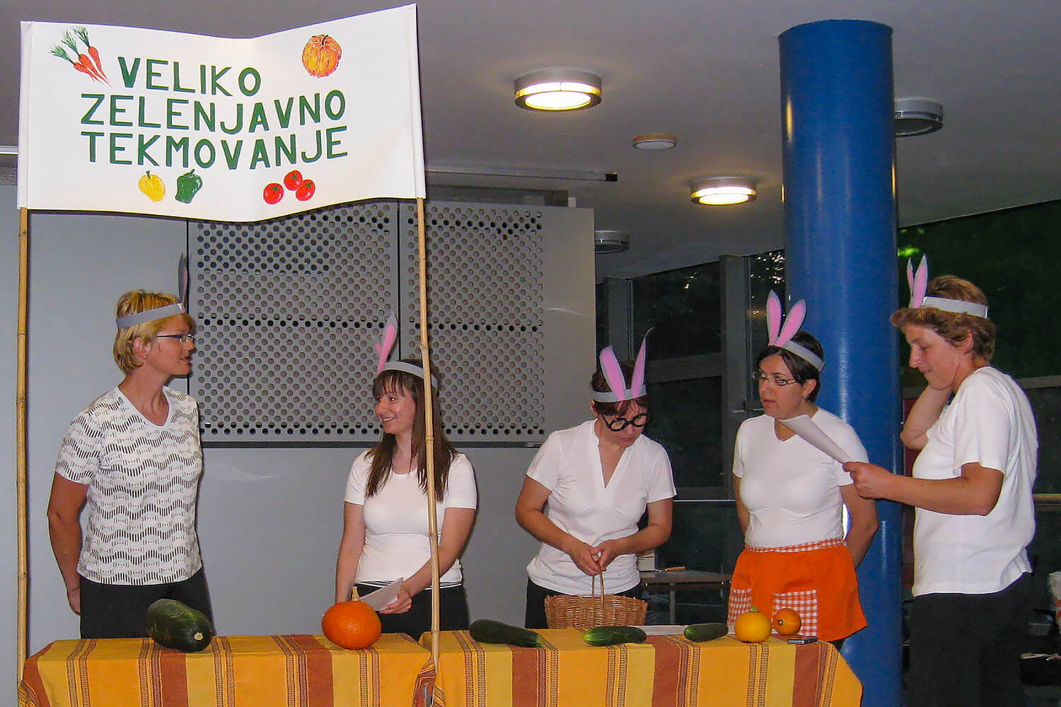 Mali zajček in velikansko korenje