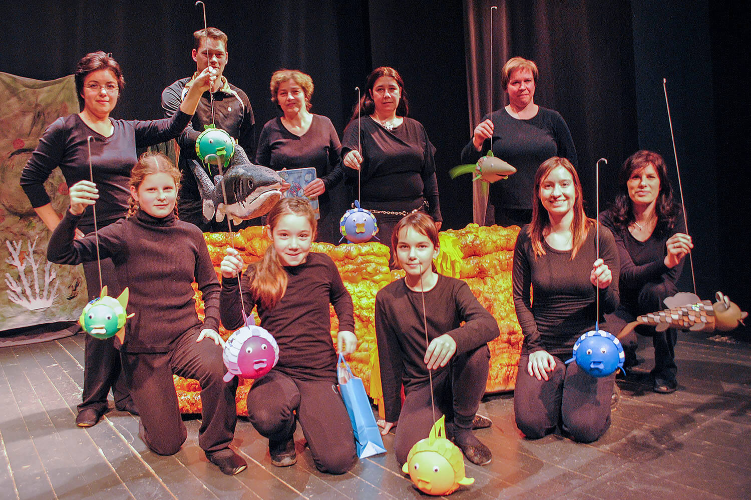 Mavrična ribica, na pomoč!