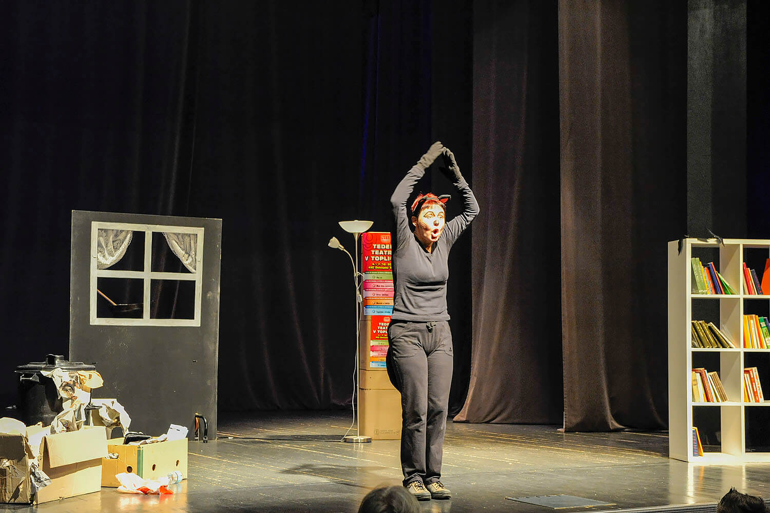 Muc išče čarovnico